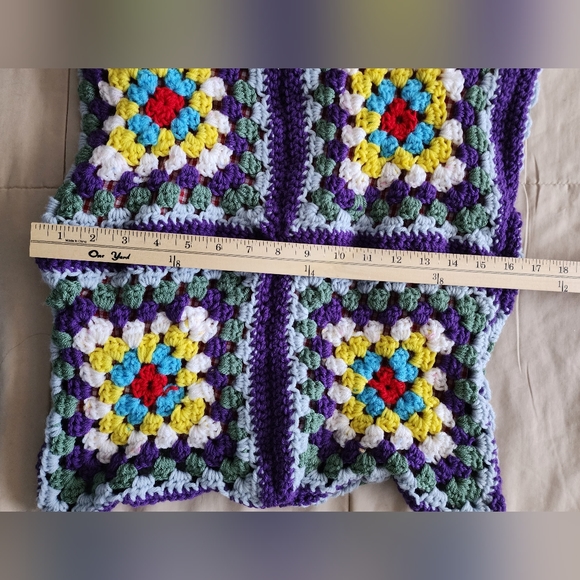 Women's Crochet Handmade Tote Bag with liner and a pocket - Picture 4 of 10